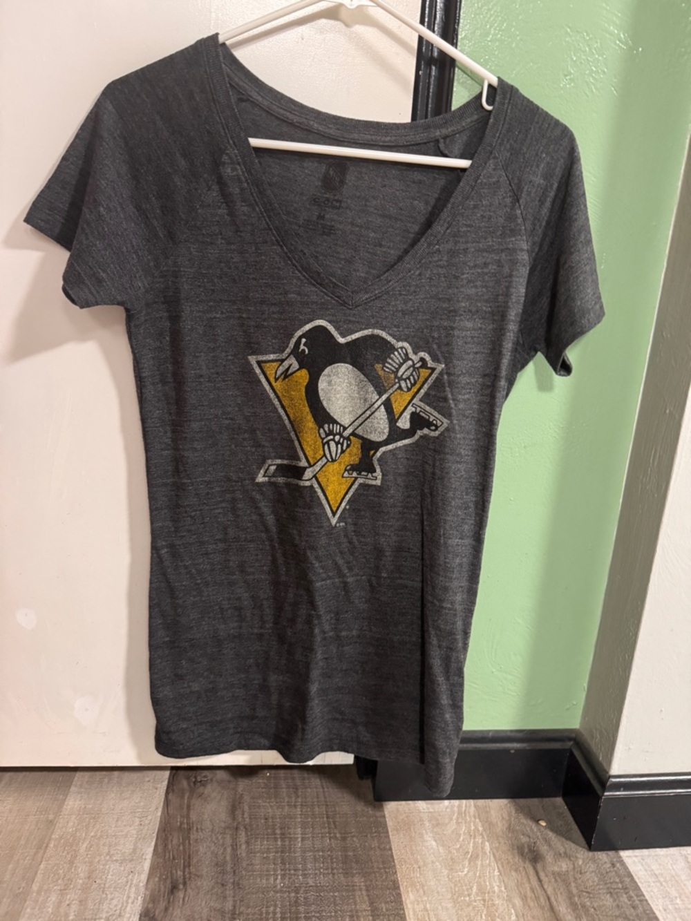 Women's Gray Pittsburgh Penguins V-Neck Tee with Yellow Logo Kessel 81 on back